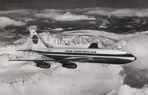 An image of Boeing 707.