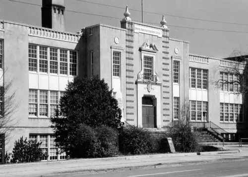 An image of the CIEC building.