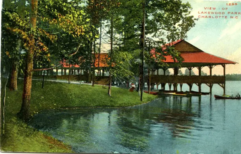 An image of a postcard of Lakewood Park.