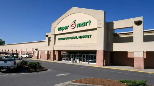 An image of the outside of Super G Mart in Pineville.