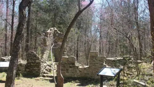 An image of the ruins of the Robinson Rock House.