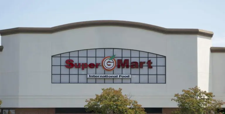 An image of the outside of Super G Mart.